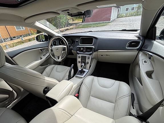 Volvo V40 Cross Country 6 of 8
