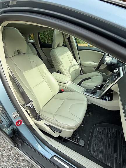 Volvo V40 Cross Country 8 of 8