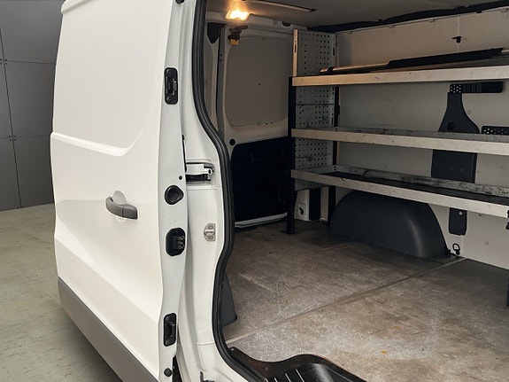 Renault Trafic 12 of 30