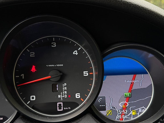 Porsche Cayenne 16 of 18