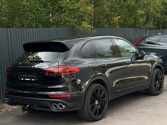 Porsche Cayenne 8 of 18