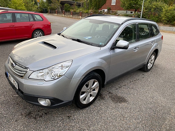Subaru Outback 3 of 5