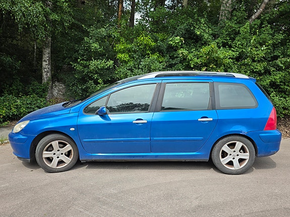 Peugeot 307 SW 2 of 4