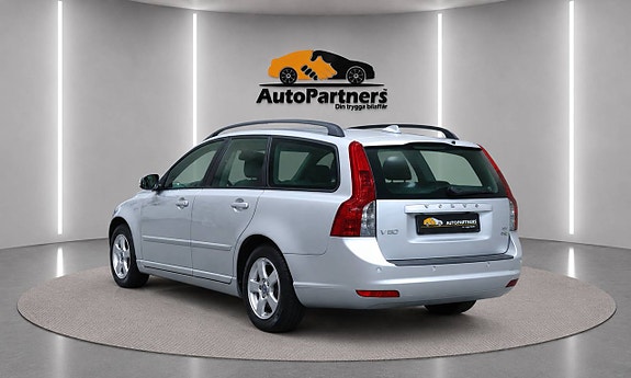 Volvo V50 4 of 18