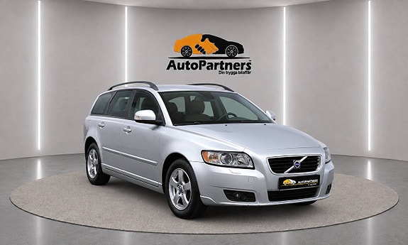 Volvo V50 2 of 18