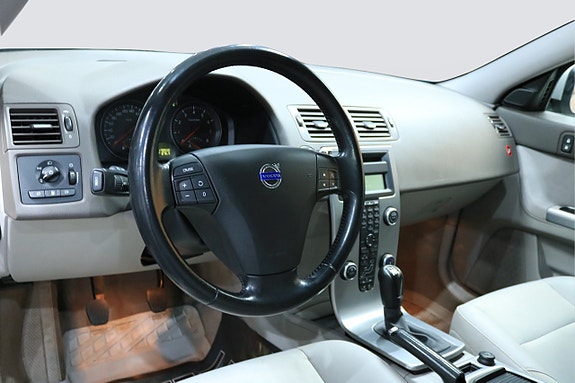 Volvo V50 8 of 18
