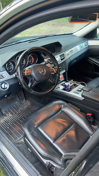 Mercedes-Benz E220 5 of 6