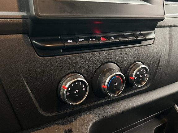 Nissan Interstar 25 of 30