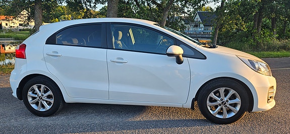 Kia Rio 2 of 8