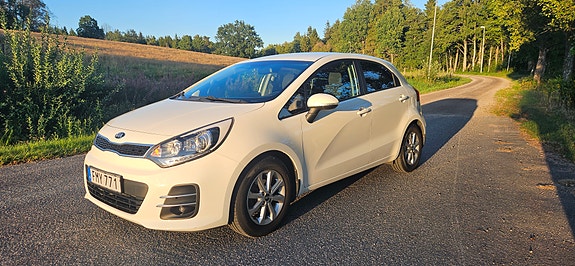 Kia Rio 5 of 8