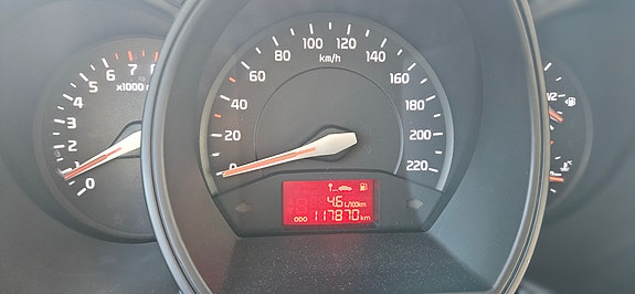 Kia Rio 7 of 8