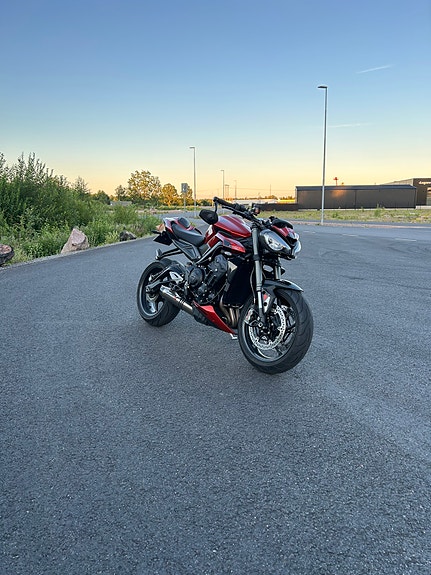 Triumph Triumph street triple 765 rs 2 of 3