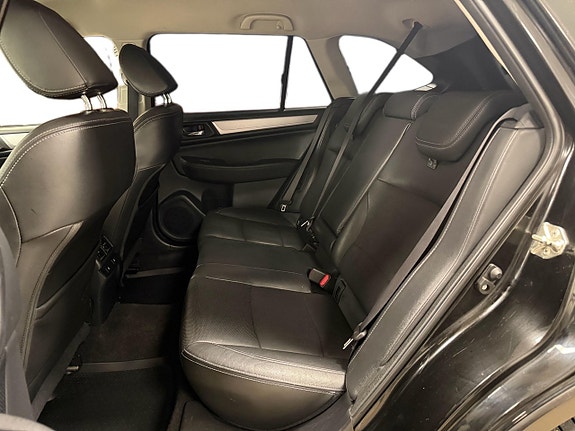 Subaru Outback 12 of 30