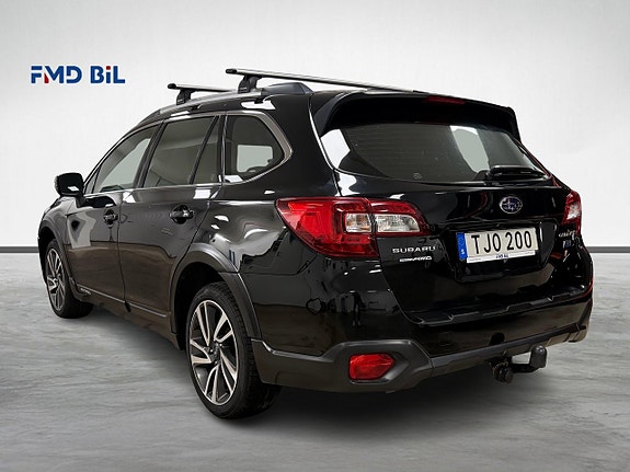 Subaru Outback 7 of 30