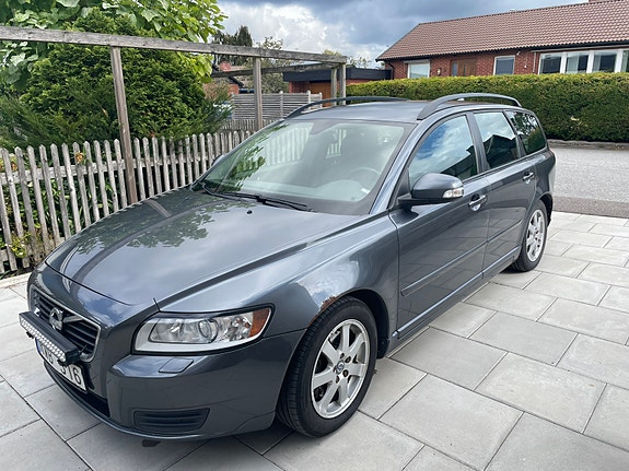 Volvo V50 2 of 7