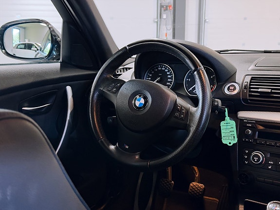 BMW 120 9 of 20