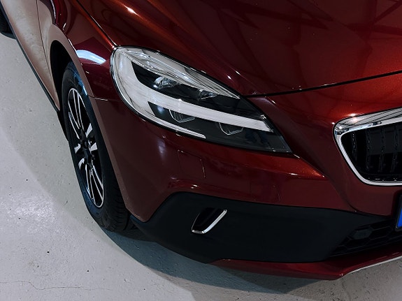 Volvo V40 Cross Country 4 of 30