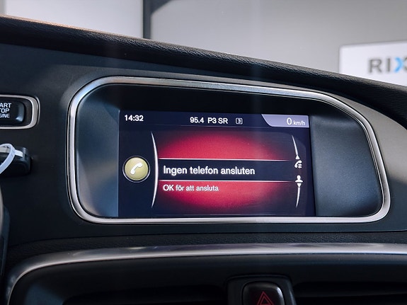 Volvo V40 Cross Country 26 of 30