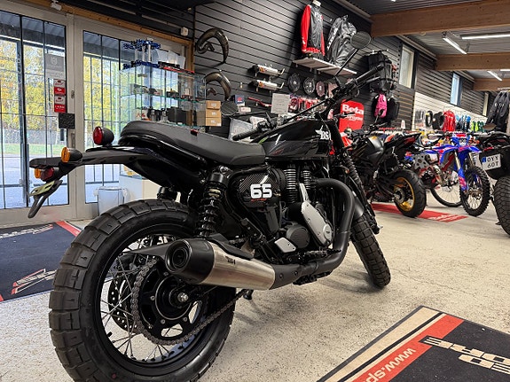 BSA 650 Scrambler - Raven Black | Få tillbehör till värde av 10 000 kr på köpet! 5 of 6