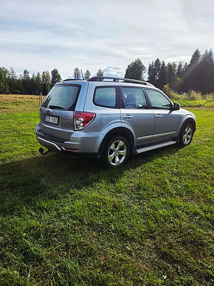 Subaru Forester 2 of 9