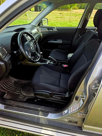 Subaru Forester 5 of 9