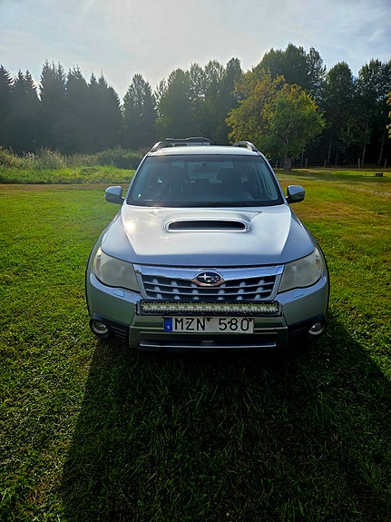 Subaru Forester 3 of 9