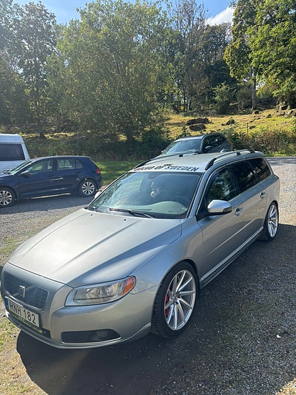 Volvo V70 3 of 6