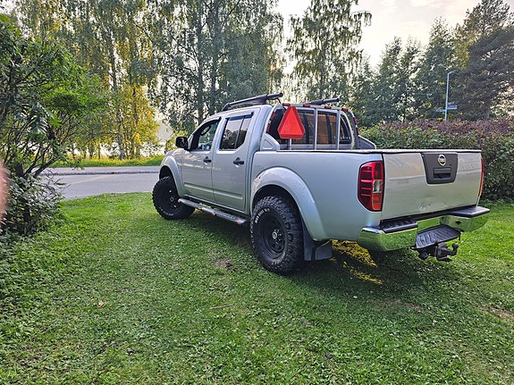 Nissan Navara 2 of 5