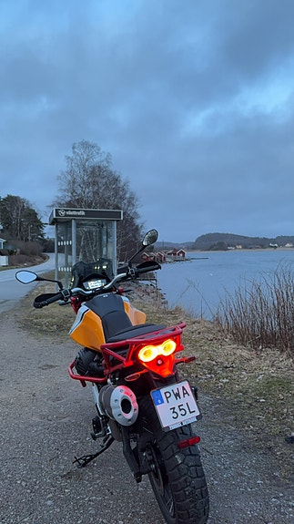 Moto Guzzi V85 TT 4 of 8