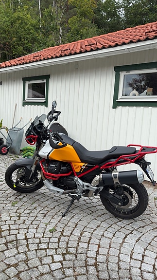 Moto Guzzi V85 TT 8 of 8