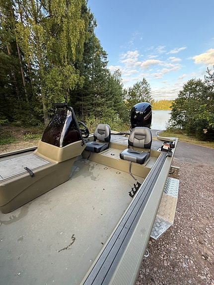 Tracker Grizzly 1754 sc mercury 80hk 4 of 6