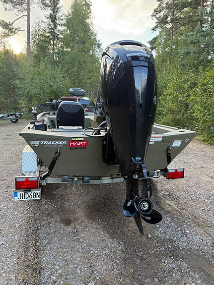 Tracker Grizzly 1754 sc mercury 80hk 3 of 6
