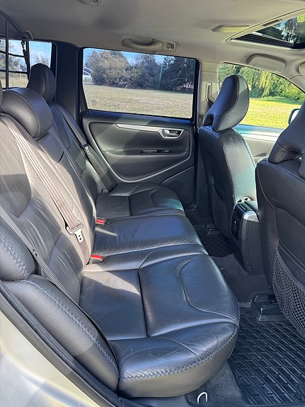 Volvo XC70 6 of 22