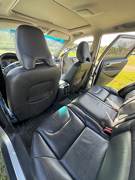Volvo XC70 12 of 22