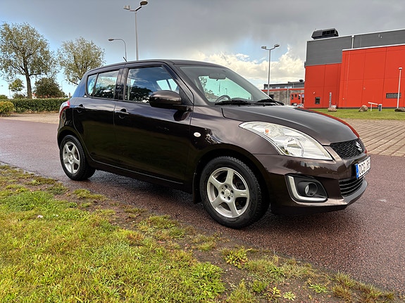 Suzuki Swift 2 of 7