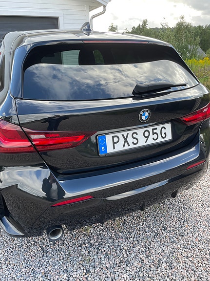 BMW 118i 4 of 5