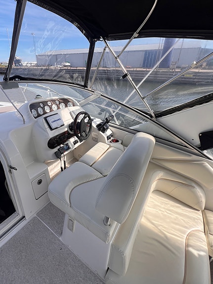 Larson 330 Cabrio 2002 5 of 10