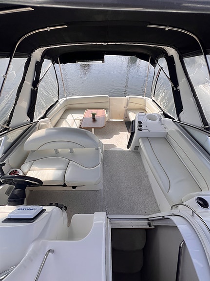 Larson 330 Cabrio 2002 4 of 10