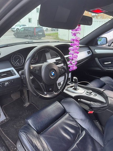 BMW 530xd 4 of 7
