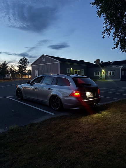 BMW 525i 4 of 9