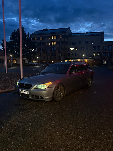 BMW 525i 2 of 9