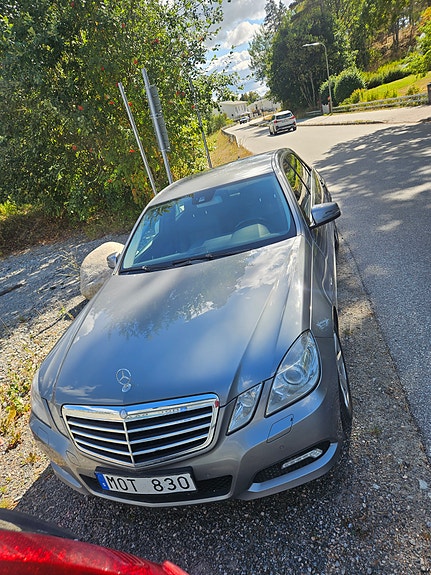 Mercedes-Benz E220 5 of 20