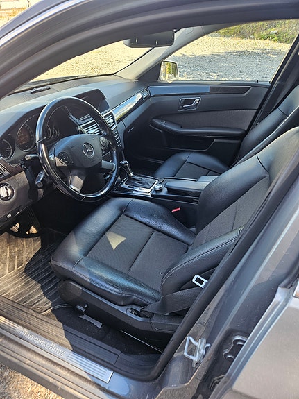 Mercedes-Benz E220 14 of 20
