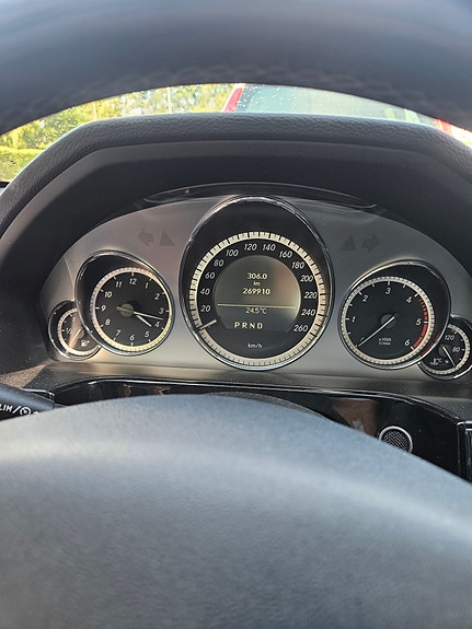Mercedes-Benz E220 10 of 20