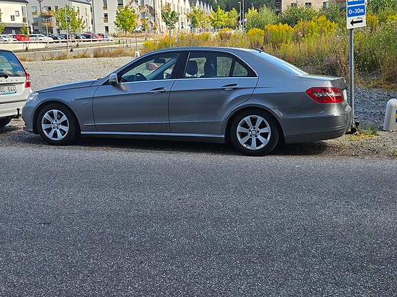 Mercedes-Benz E220 7 of 20