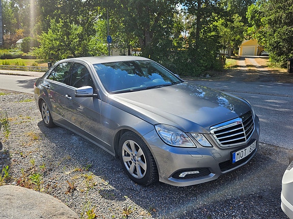Mercedes-Benz E220 6 of 20