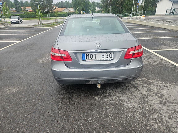 Mercedes-Benz E220 4 of 20