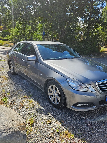 Mercedes-Benz E220 9 of 20