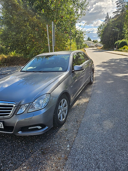 Mercedes-Benz E220 8 of 20