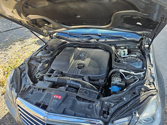 Mercedes-Benz E220 17 of 20